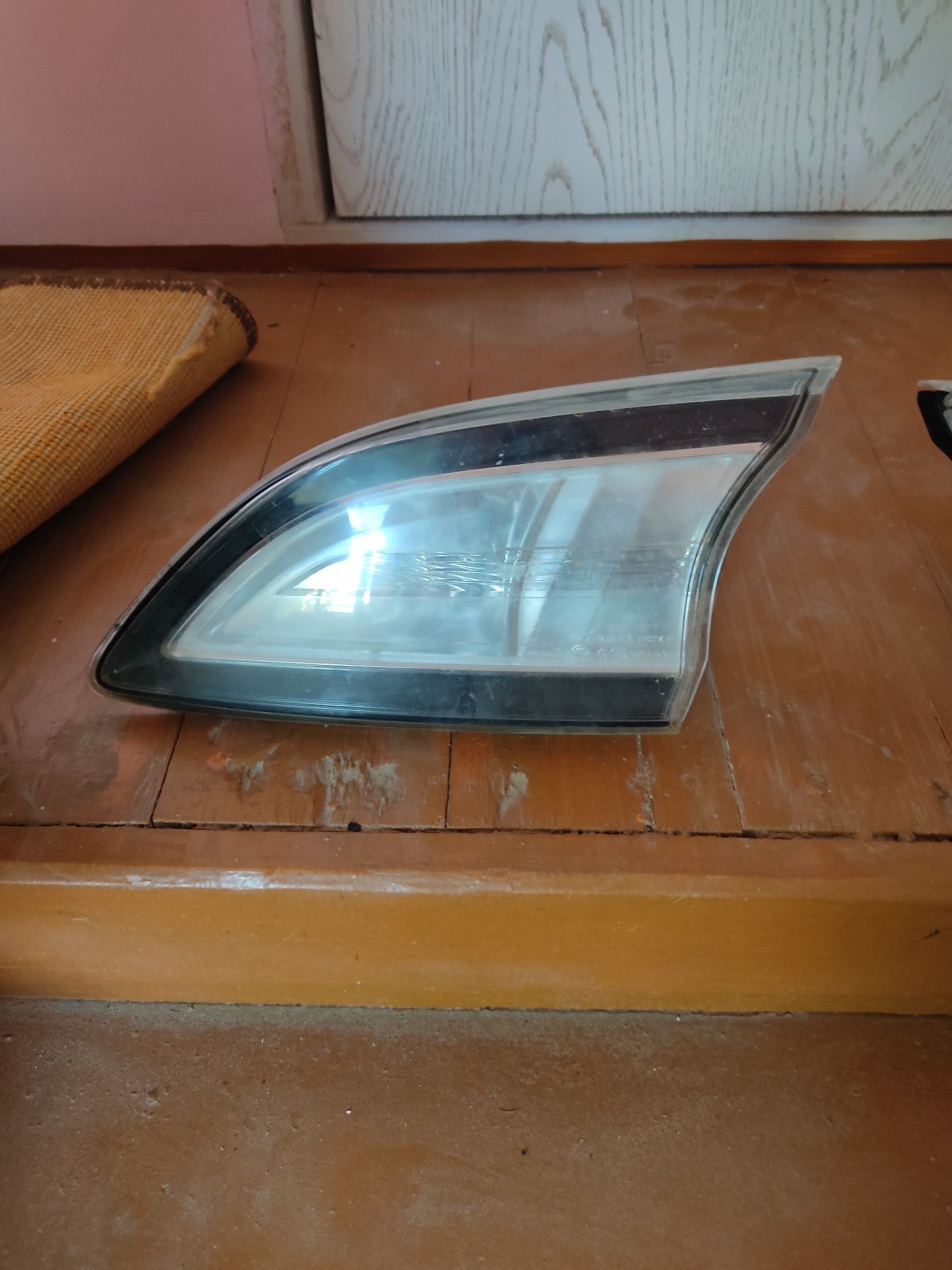 Mazda 3 orqa fara