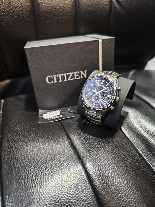 Ceas Citizen Super Titanium EcoDrive Safir CB5947-80E NOU!