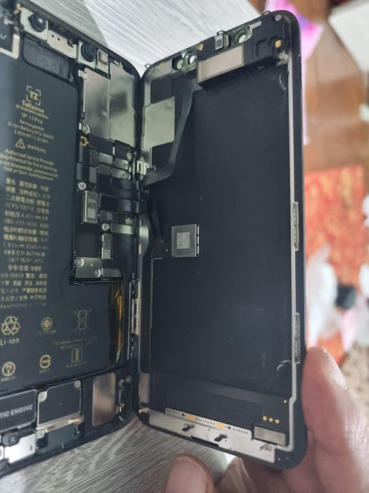 iPhone 11 Pro (Balck) Imei Otgan. iCloud Tozza Yonmebdi. Sotiladi