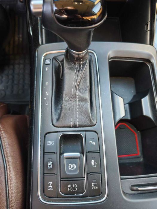 Продавам Kia Sorento 2. 2 CRDI 200к. с. AWD 2015г