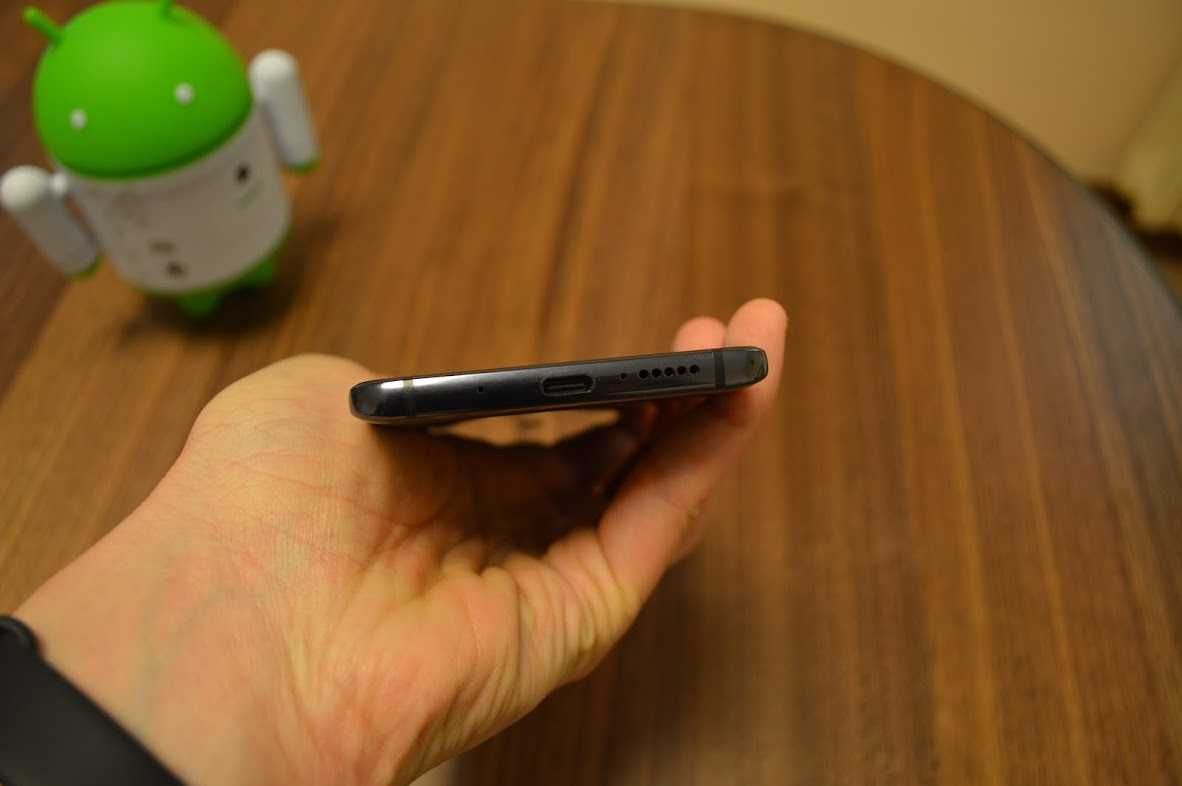 Продавам телефон Huawei Mate 10 Pro Черен
