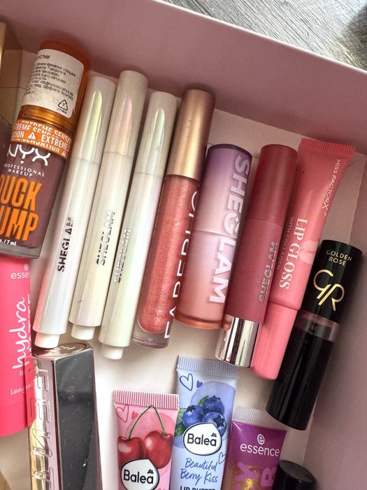 Лот 25 червила Fenty , NYX , Sheglam