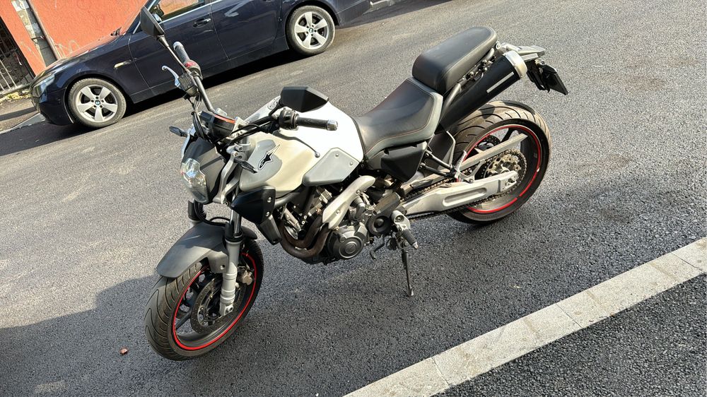 Vand motocicleta yamaha mt-03