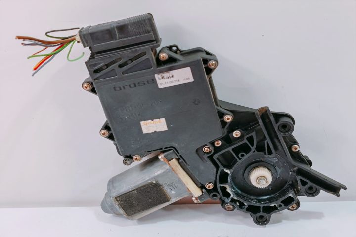 Motoras Macara  Dreapta Spate  7M3959802 / 1H4959811B Volkswagen VW S