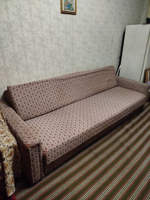 Отдам даром диван и шкаф