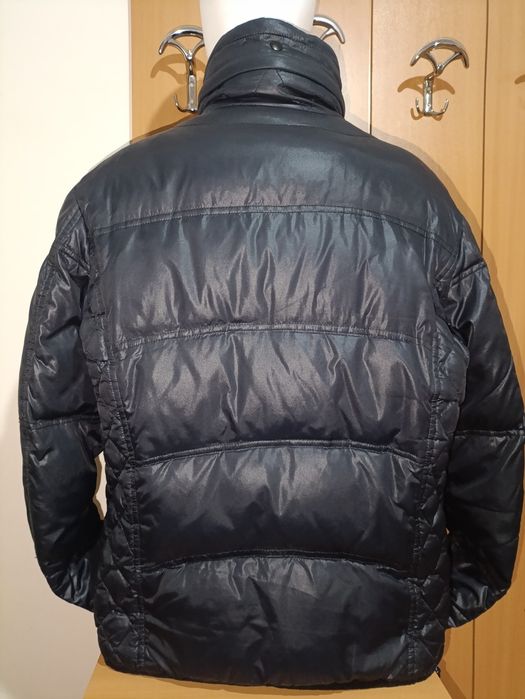 Мъжко яке Diesel,M размер . Якето е в много добро състояние,