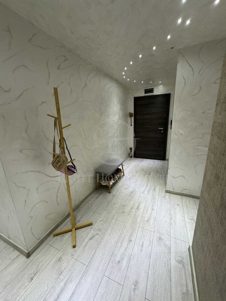 Продава се Тристаен апартамент в Пловдив, Център - 102 кв.м за 2442 €/кв.м - Снимка #8