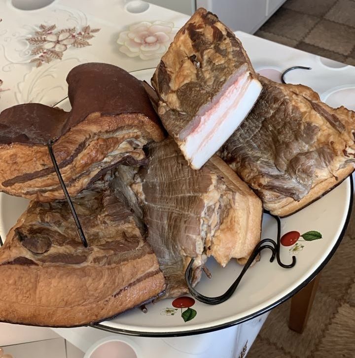 Копченное сало и прослойка