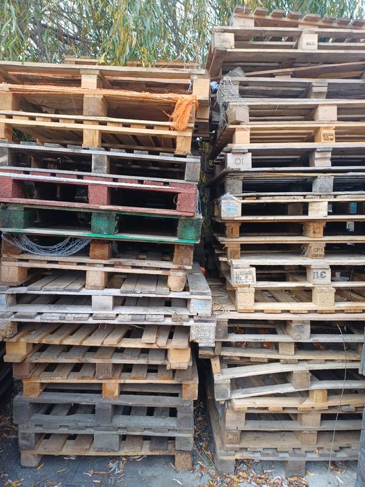 Vand paleti diferite dimensiuni