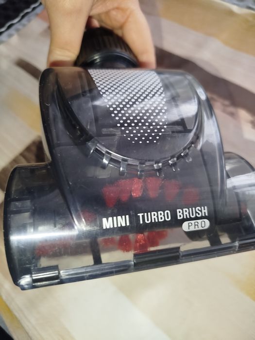 Турбо четка за прахосмукачка ровента.