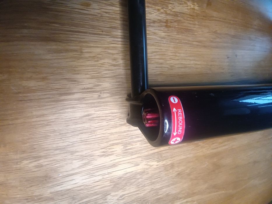 Въздушна вилка sr suntour raidon