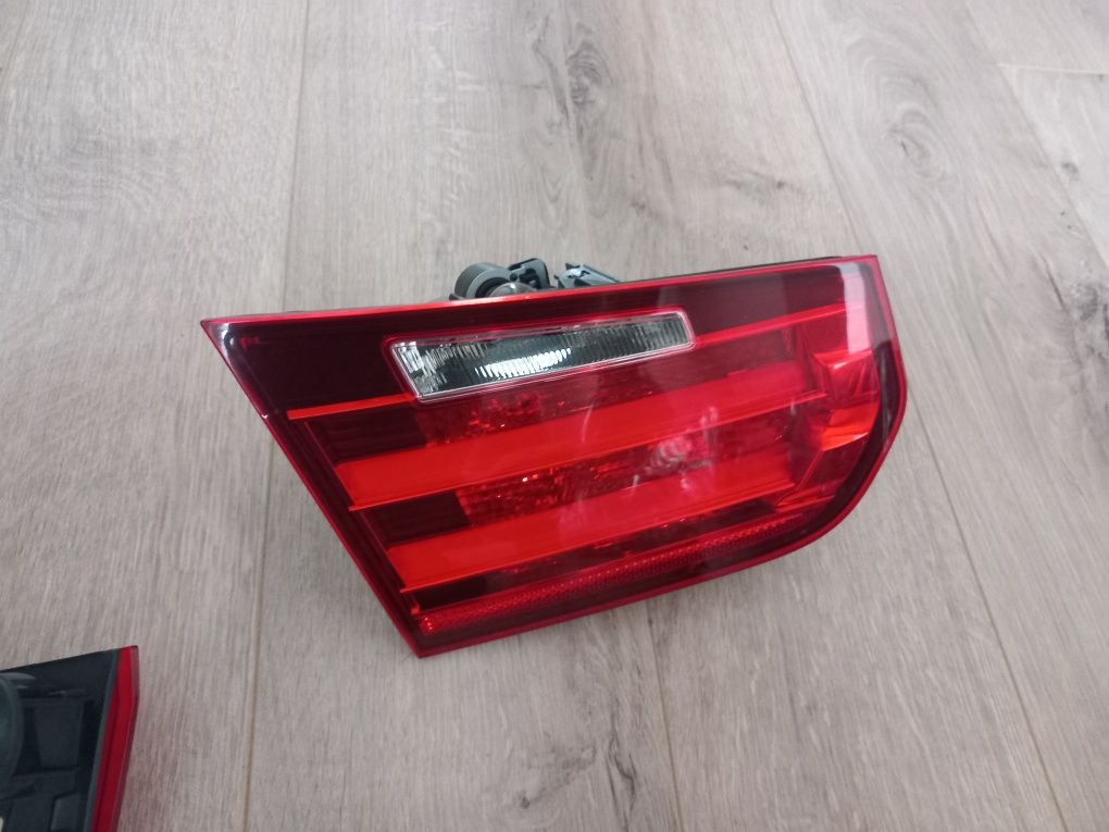 Tripla stop stanga pe aripa haion portbagaj OEM BMW F30 soclu stop F30