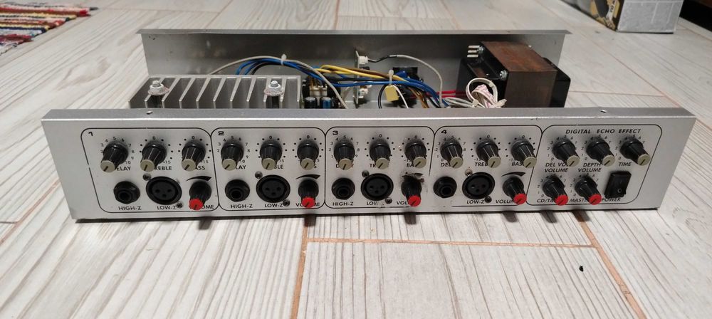 Amplificator mixer 2x100w