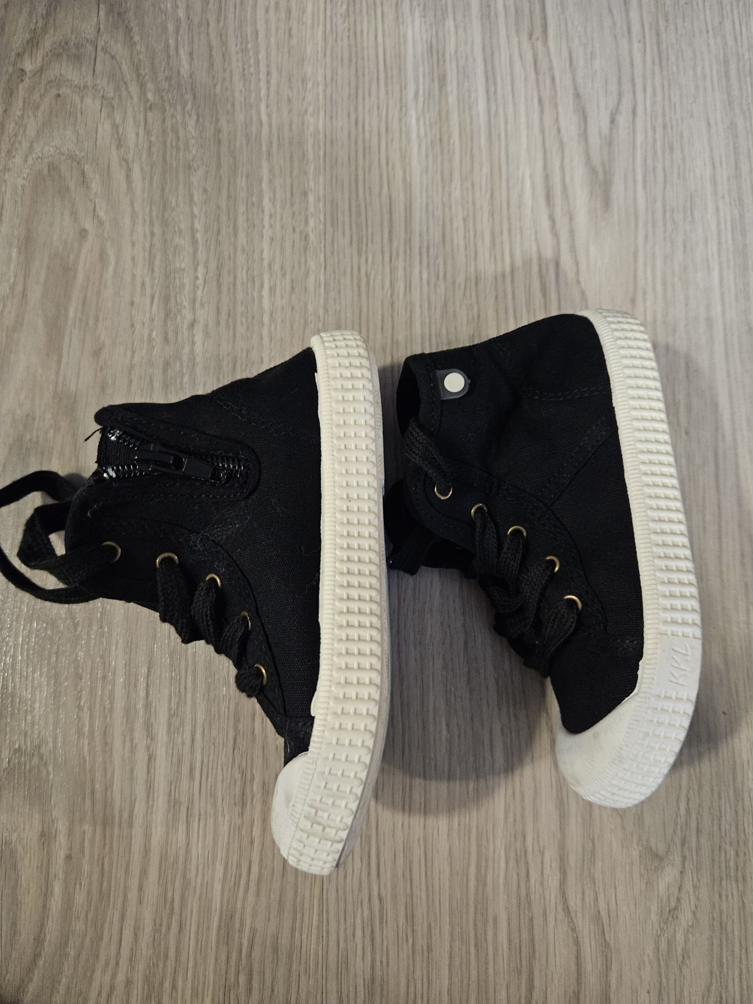 Pantofi sport cu siret si fermoar 25