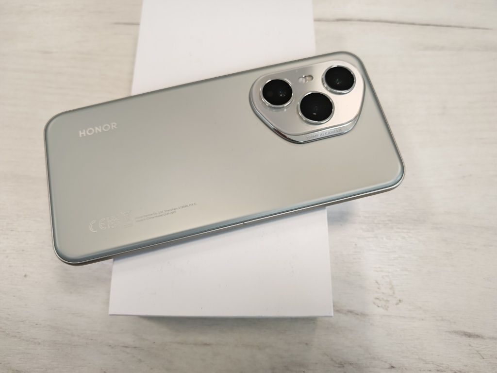 Отличен Honor 400 Pro 5G 12 GB RAM 512 GB Гаранция