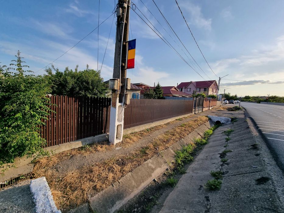 Teren intravilan si casa in Golesti