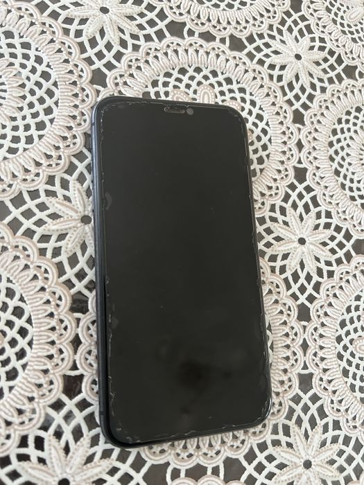 Iphone 11 черен с кутия