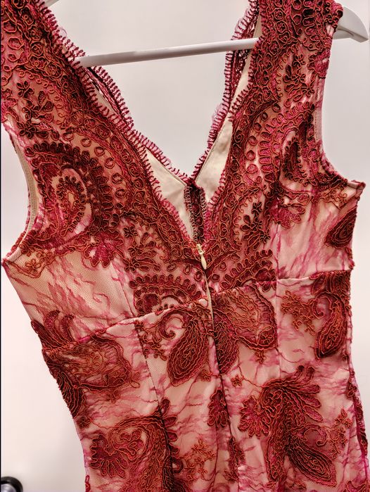 Rochie elegantă cu dantelă