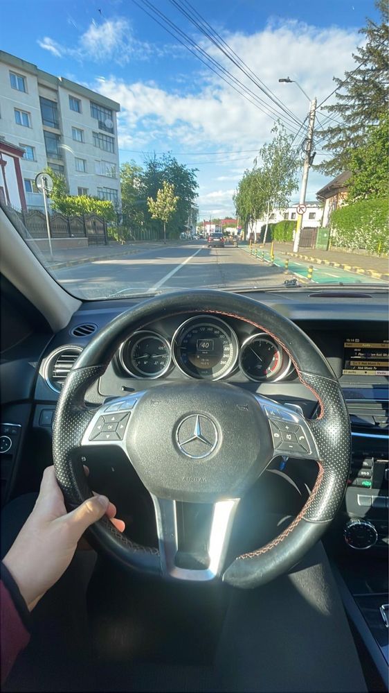 Mercedes c class w204 facelift an 2012 km