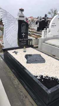 Morminte, cruci, monumente funerare cimitire