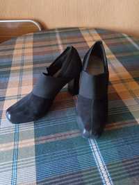 Продам недорого туфли женские демисезонные