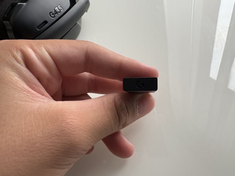 Продавам гейминг слушалки Logitech G435
