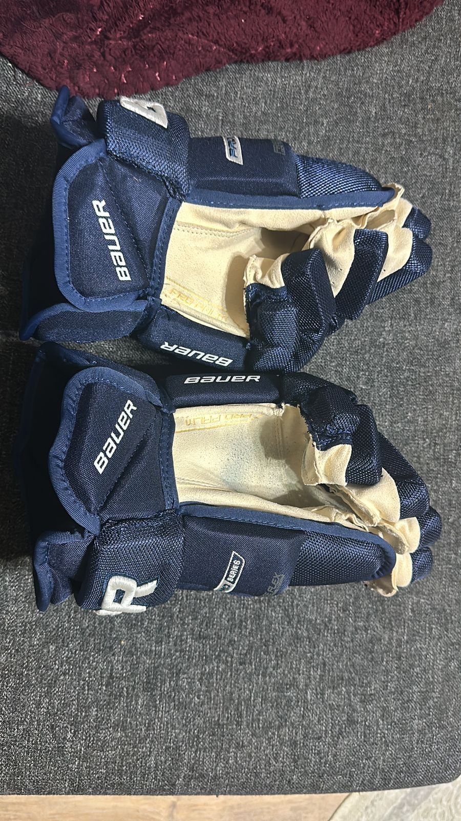 Продам хоккейные краги Bauer pro series 14 размер новые