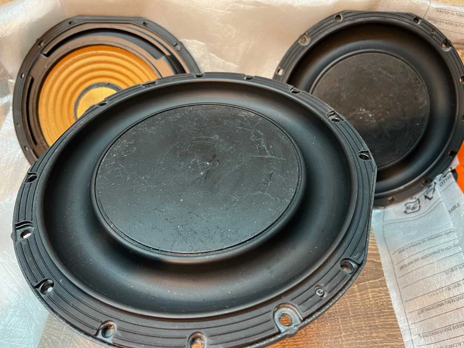 Vand difuzor subwoofer B&O inalta calitate impreuna cu 2 reflectoare