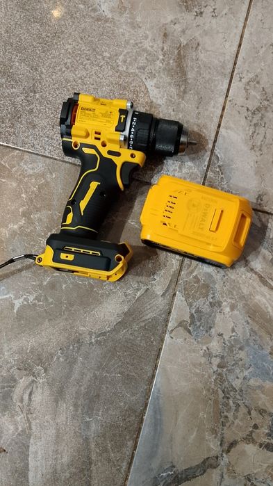 Autofiletanta Dewalt DCD 805 cu baterie de 6A