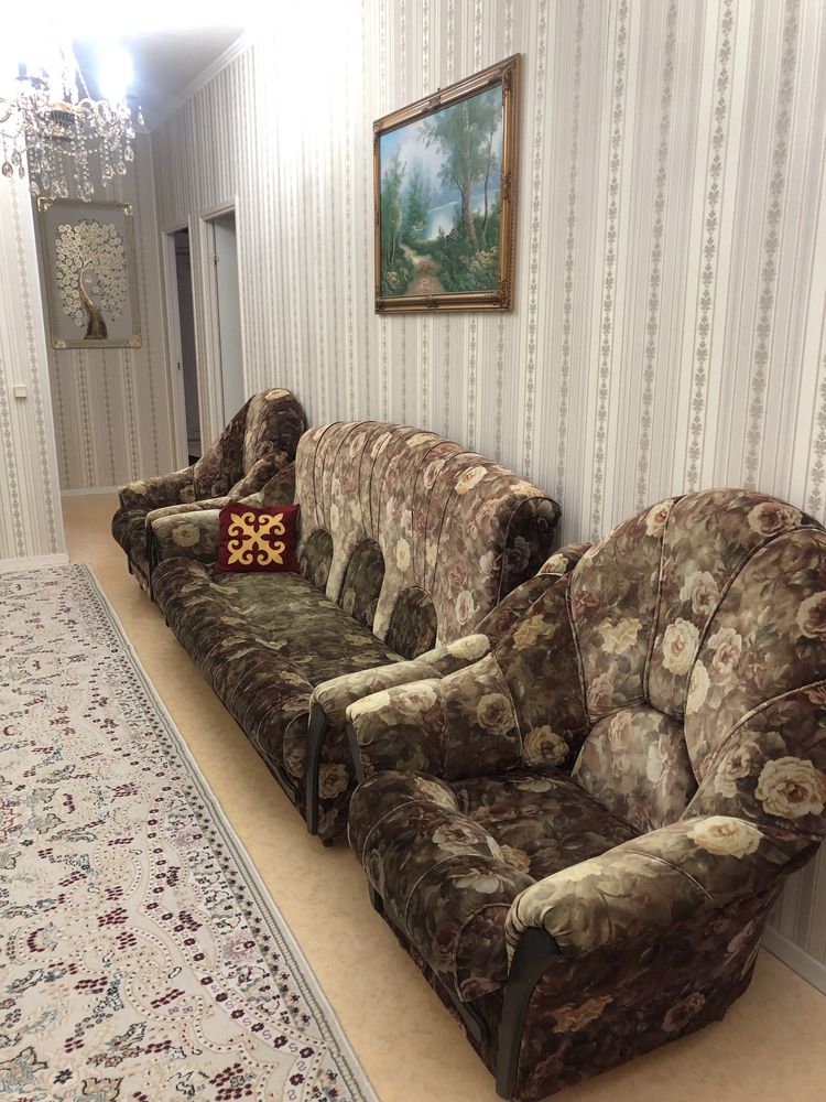 Диван с креслами