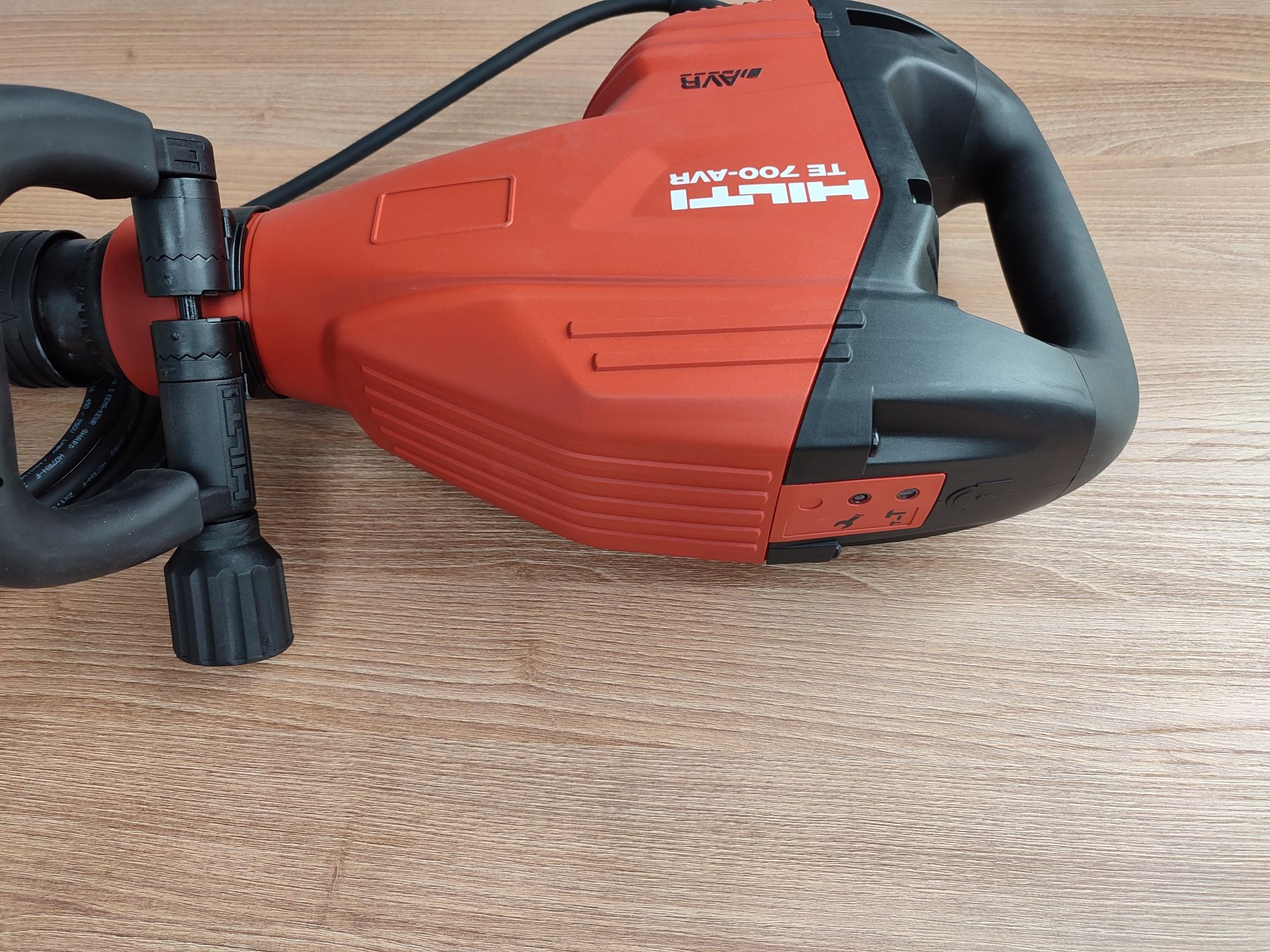 Hilti demolator de 1300 W nou.