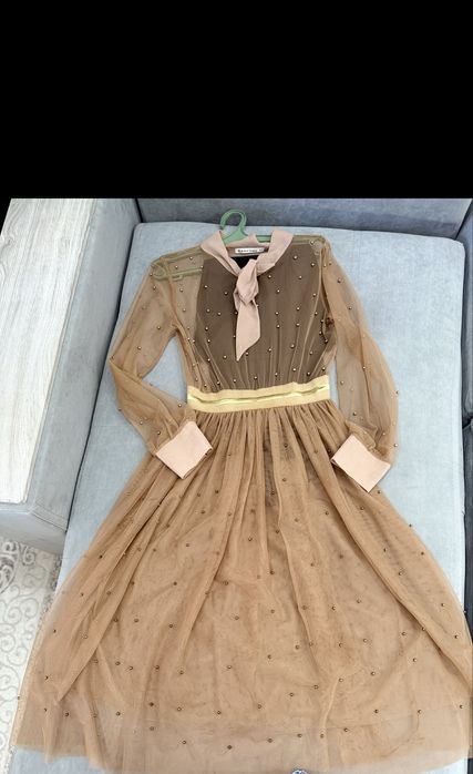 Платье нежная размер М ка