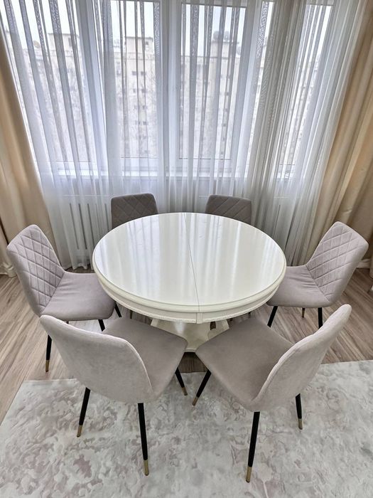 Продается стол круглый