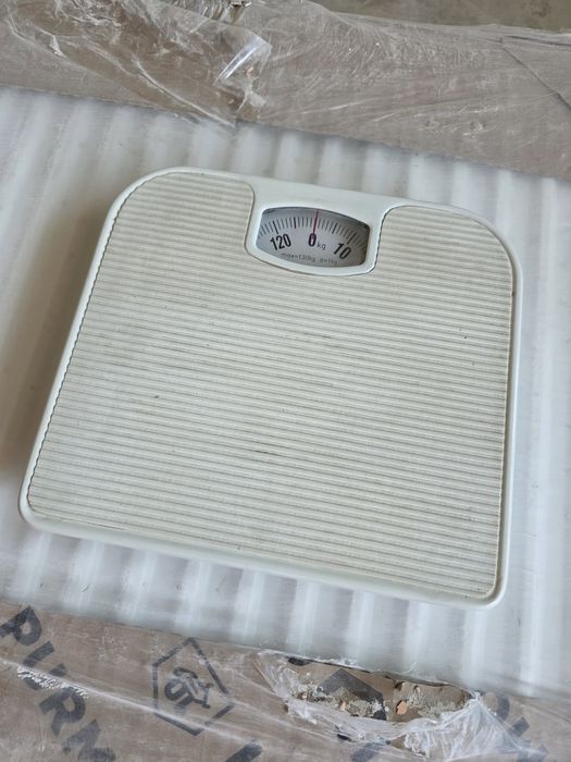 Vând cantar mecanic baie 0 - 130 kg