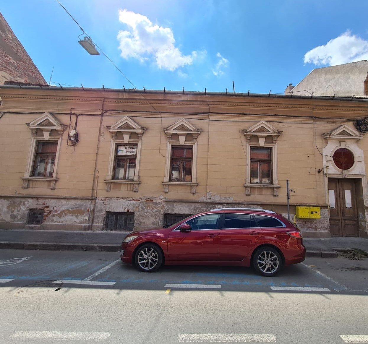 Vand Casa Mare singur in curte Strada M.Eminescu