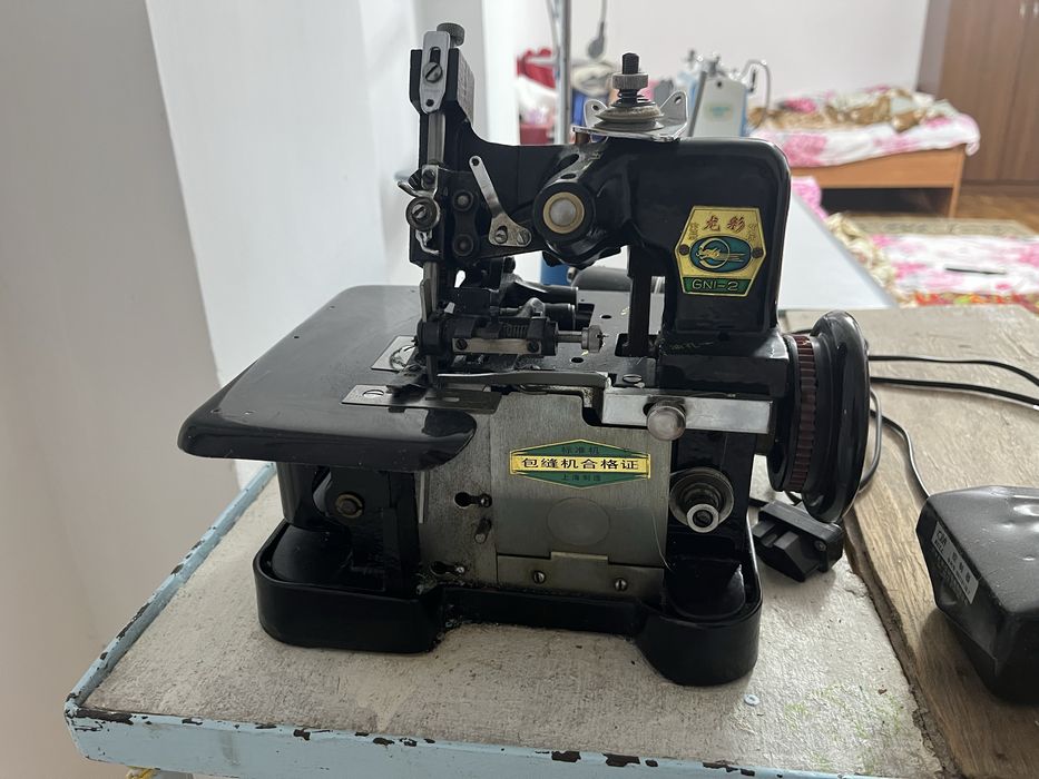 Оверлог промышленный со стулом