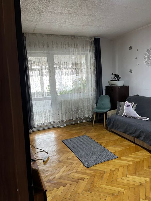 Apartament 3 camere de vânzare