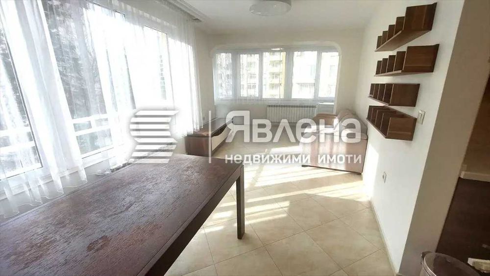 Дава се под наем Тристаен апартамент в София, Център - 92 кв.м за 433.5 € - Снимка #1