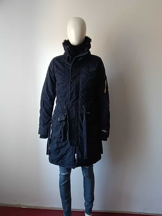 Haina parka nouă Khujo