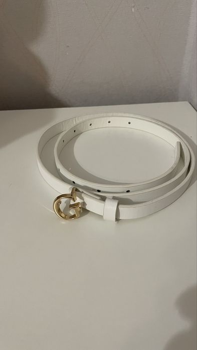 Колан Guess в бяло