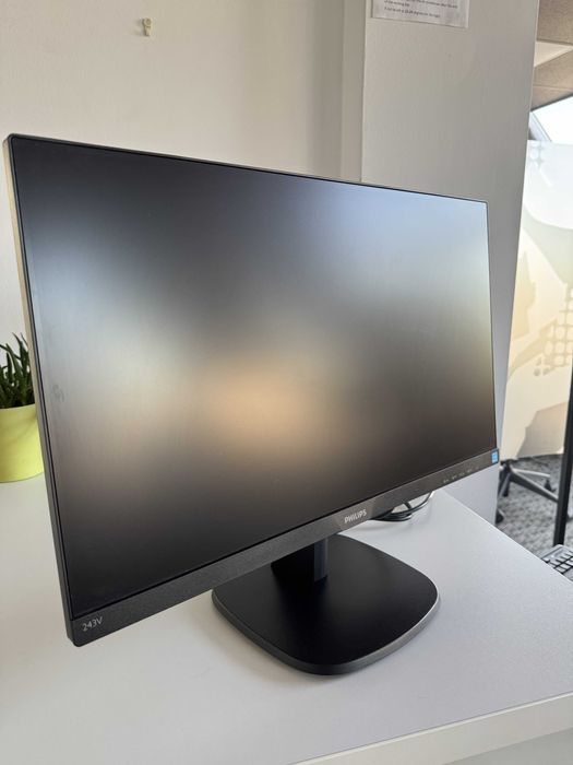 Philips монитор 24" модел:24V7QDAB/00