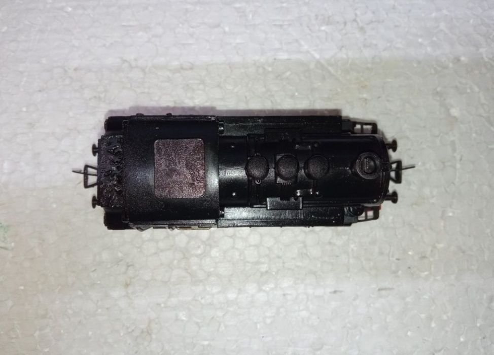 Locomotiva fleischmann BR80 scara H0, 1:87

Tracțiune integrală pe toa