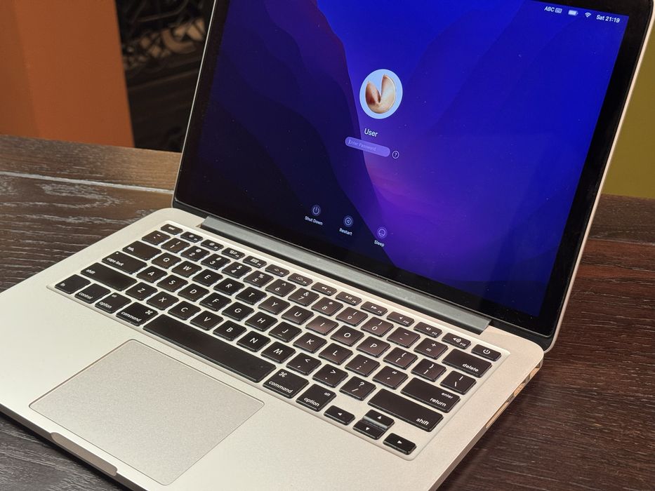 MacBook Pro 13” (Early 2015, Retina дисплей)
