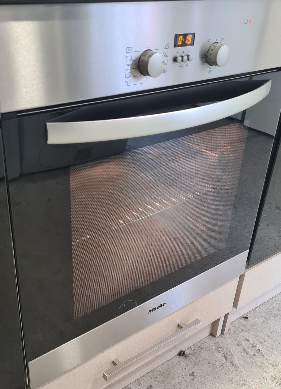 Фурна за вграждане Miele