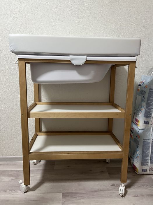 Пеленальный стол с ванночкой и матрасиком Happy Baby