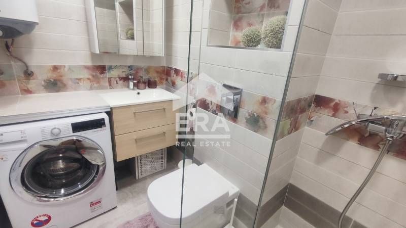 ЕКСКЛУЗИВНО! Двустаен обзаведен апартамент под наем, над хипермаркет Б