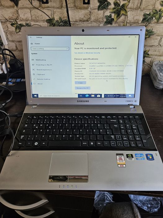 Laptop samsung i3