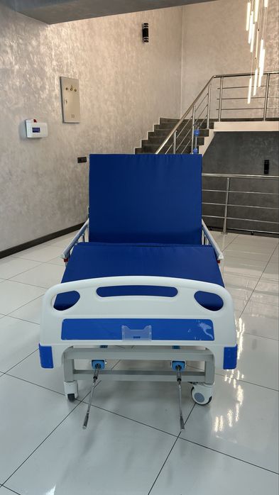 Медицинская кровать (2 функции, механическая)