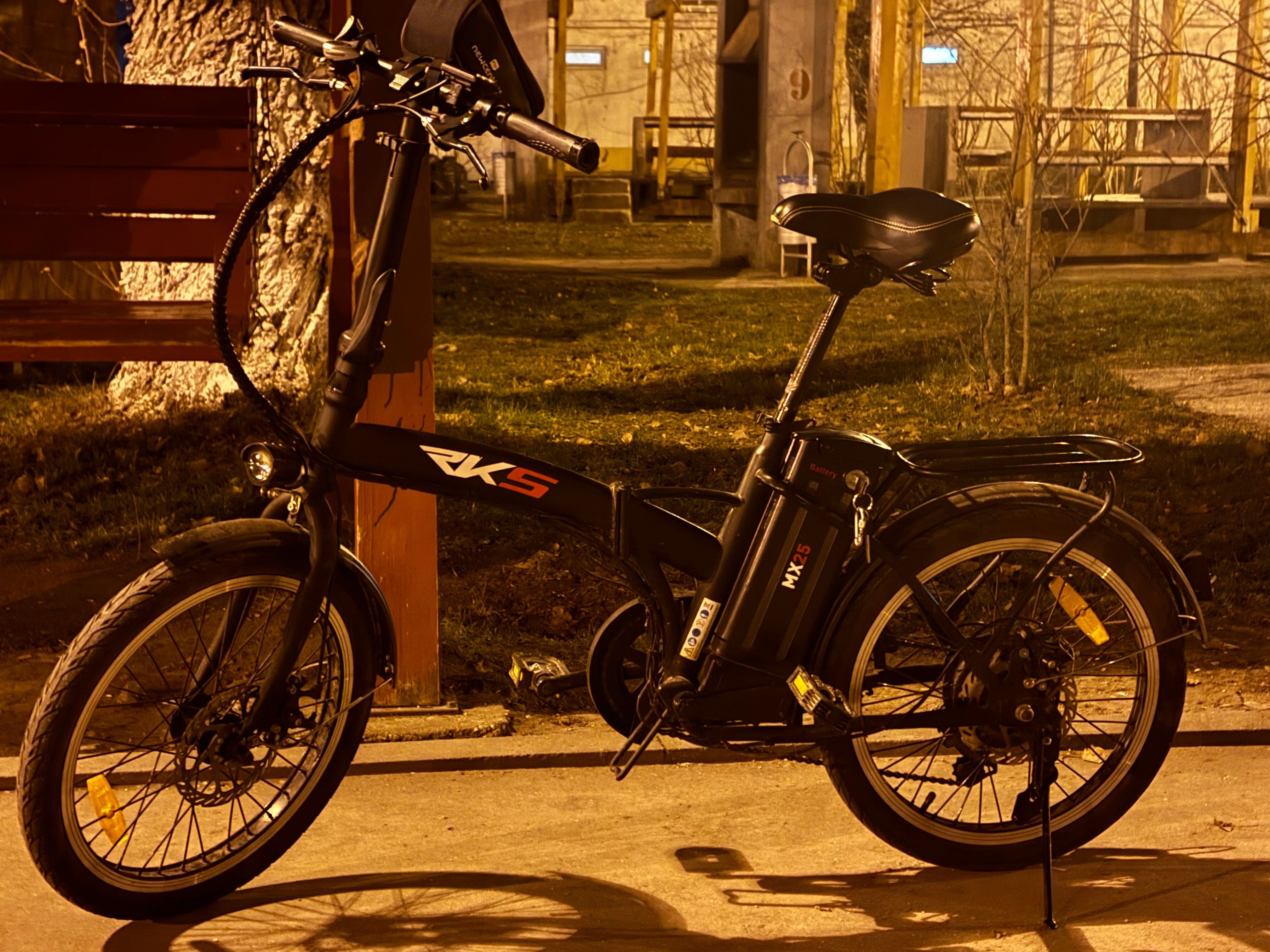 Vând bicicleta electrică pliabilă