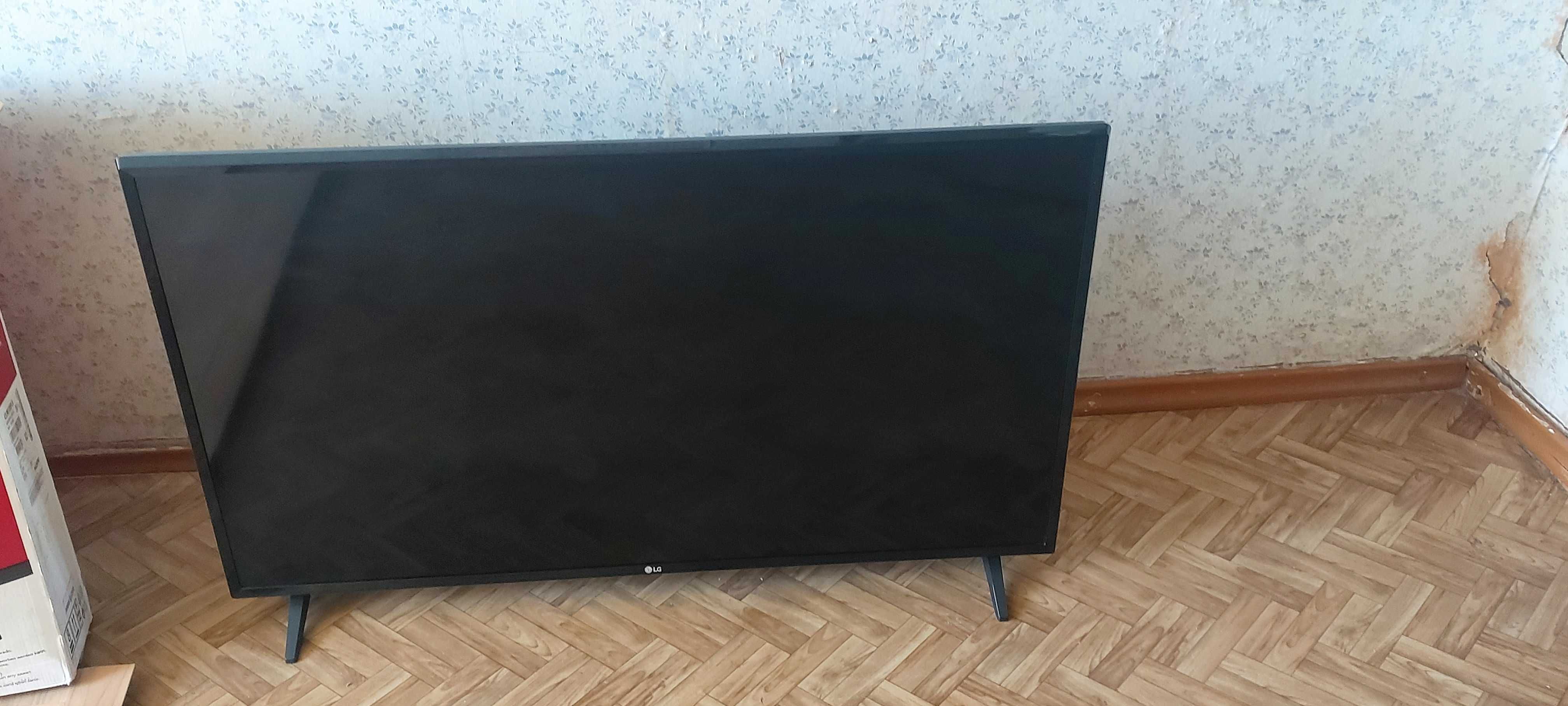 Новый   смарт    телевизор     LG 43 LM57